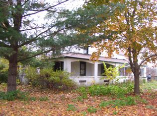 49 10th St, Plainwell, MI 49080