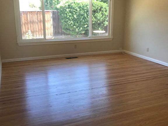 5th image of 2380 Briarwood Dr