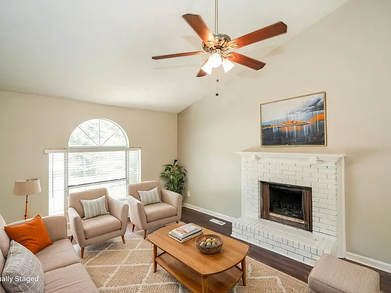 3221 Jessica Dr — Photo 4