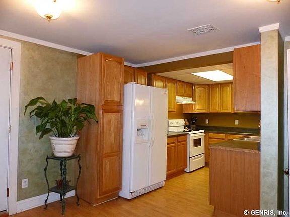4th image of 4 Bassett St
