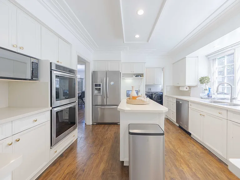 2150 S El Molino Ave — Photo 14