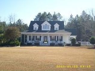 3901 Golfview Dr, Blackshear, GA 31516