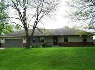 4110 NE Tantara Dr, Topeka, KS 66617