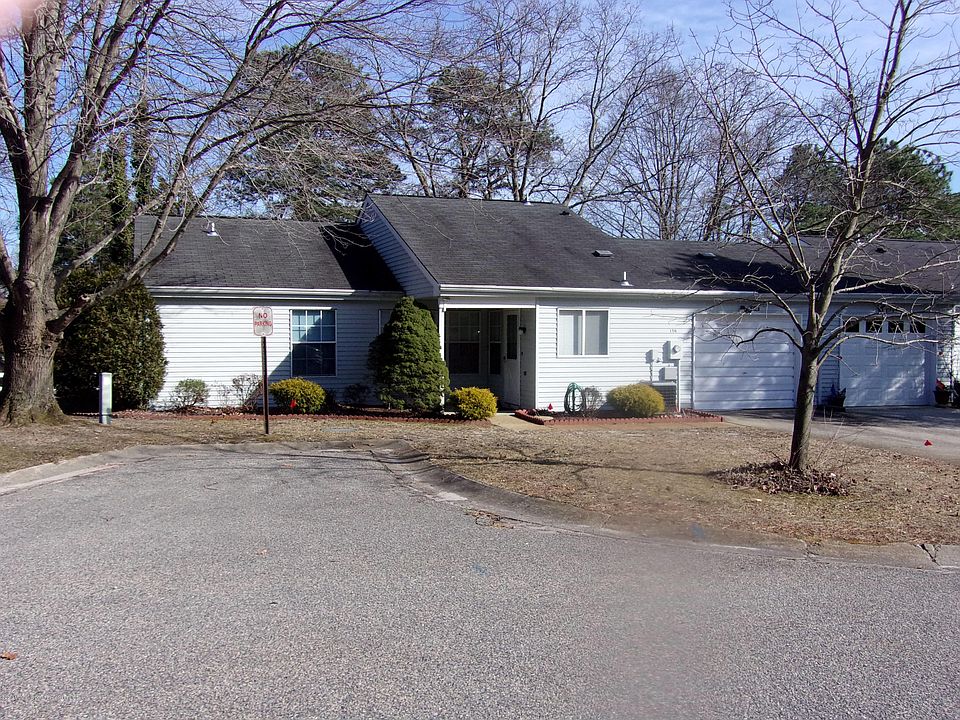 1st image of 15B Buckingham Dr