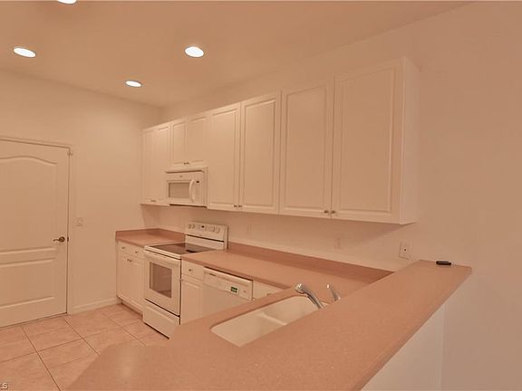 5th image of 10211 Tin Maple Dr Unit 82