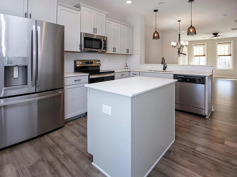 9428 Kings Parade Blvd — Photo 11