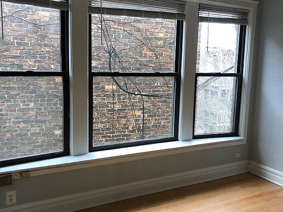 2nd image of 815 W Belle Plaine Ave #3R