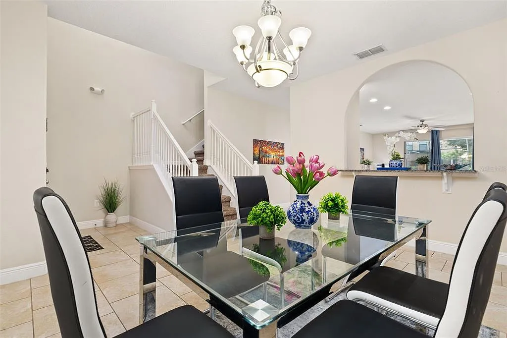 5 bed, 4.0 bath, 2723 sqft, $3,500 — Photo 4