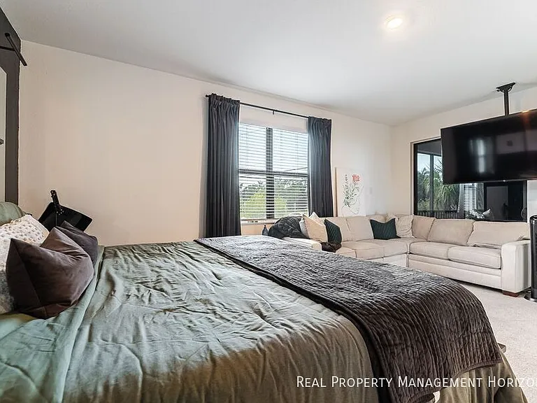 5623 N Honore Ave #322 — Photo 12