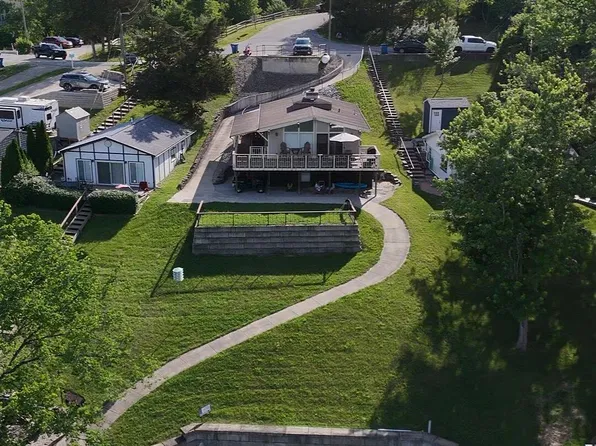 205 Tyler Dr, Dry Ridge, KY 41035