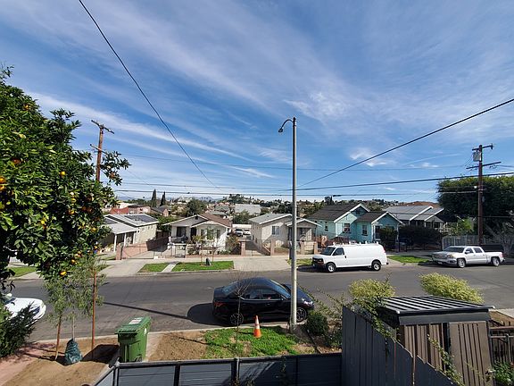 3rd image of 3122 Malabar St