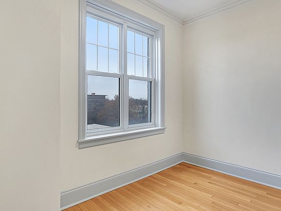 5th image of 275 Union Blvd APT 1607