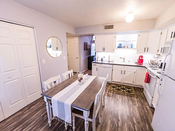 4th image of 684 W Buena Vista Blvd Unit 301