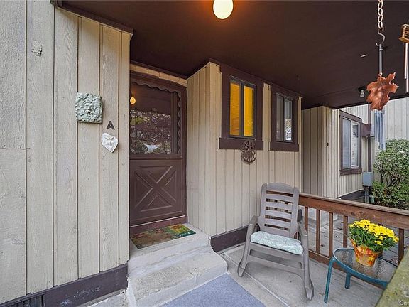 2nd image of 10 Heritage Dr Unit A