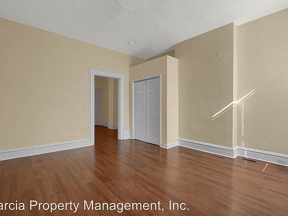 3rd image of 2919 Wisconsin Ave #A