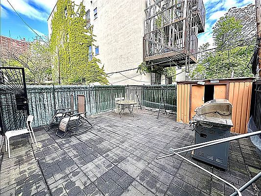 1st image of 482 Lafayette Ave APT 2