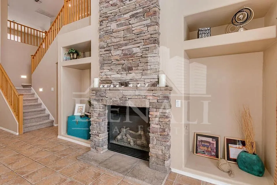 4 bed, 2.5 bath, 2627 sqft, $2,200 — Photo 3