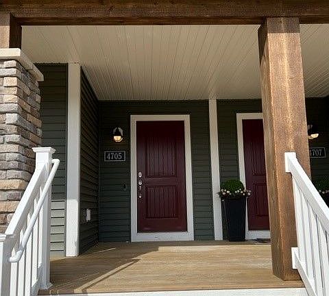 2nd image of 4705 Macatawa Legends Blvd