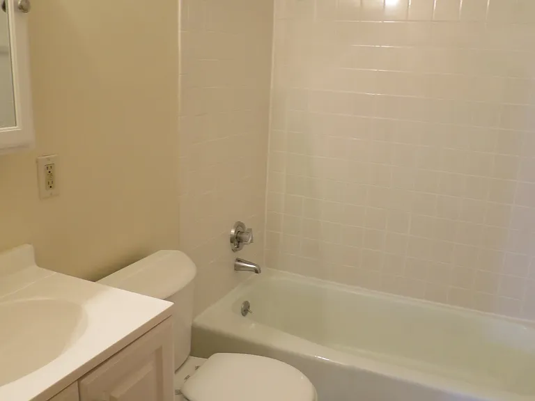 21 Franklin St #13 — Photo 9