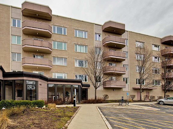 3rd image of 6411 Lincoln Ave Unit 214