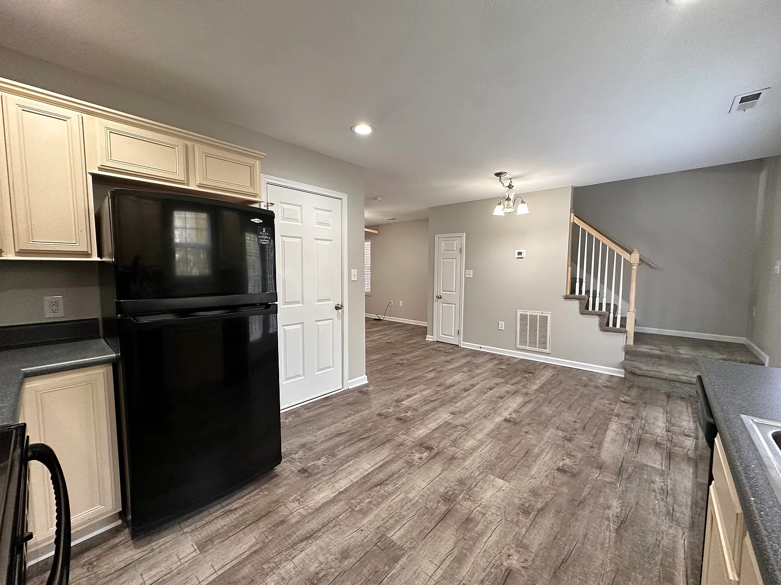 2 bed, 2.5 bath, 1165 sqft, $1,708 — Photo 4