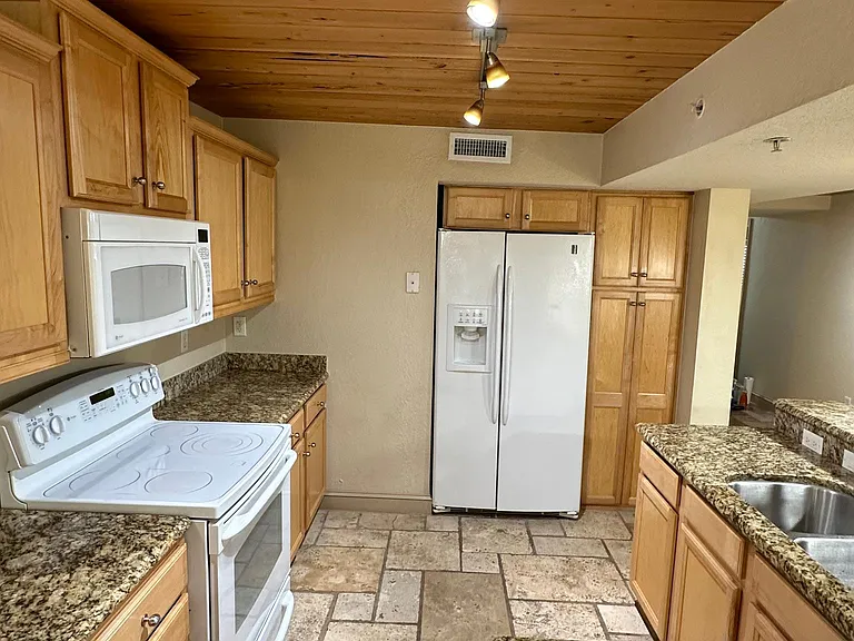 200 Laguna Villa Blvd #C11 — Photo 23
