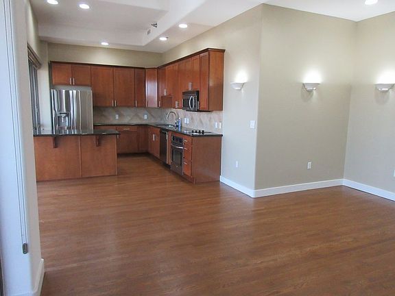 3rd image of 600 E Admiral Blvd Unit 1904