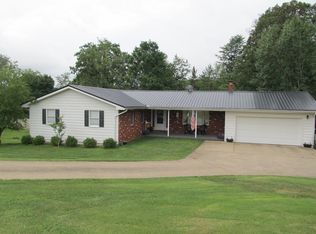 67038 Manitee Dr, Saint Clairsville, OH 43950