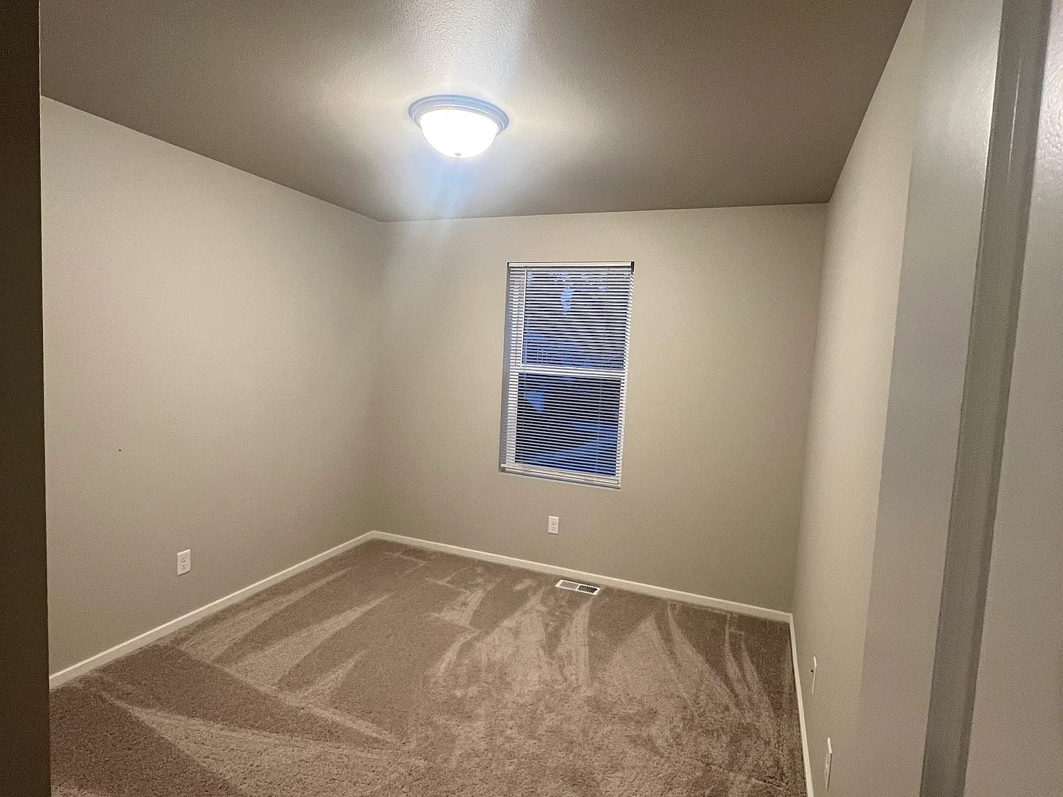 4 bed, 2.5 bath, 2466 sqft, $3,500 — Photo 4