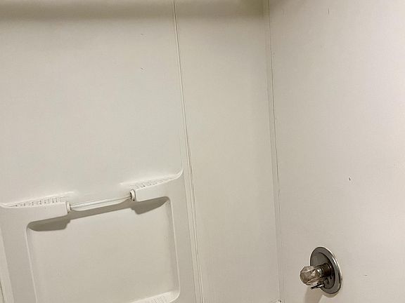 5th image of 48 Lincoln Ave #6