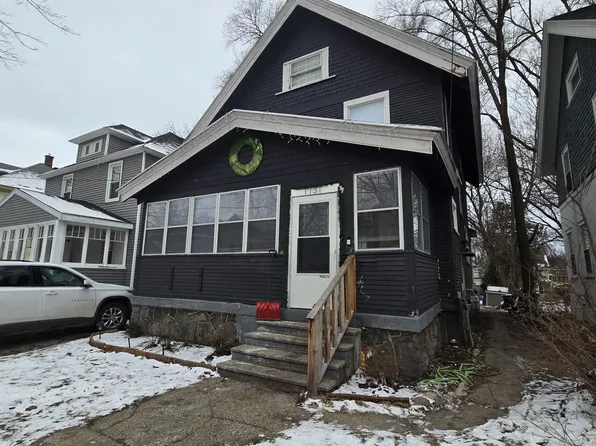 1131 Thomas St SE, Grand Rapids, MI 49506