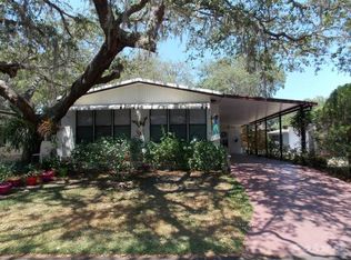 3823 Oakhurst Ln, Zephyrhills, FL 33541