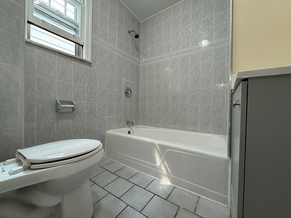1st image of 105 Ralph St #1
