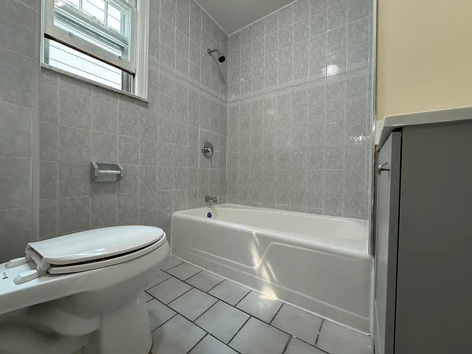 105 Ralph St #1