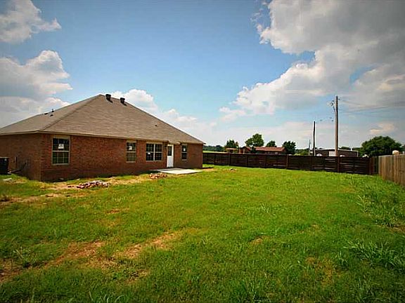 3rd image of 5213 Cross Creek Blvd