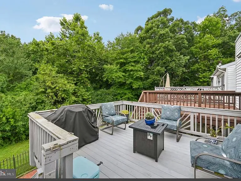 4408 Danbury Sq — Photo 9