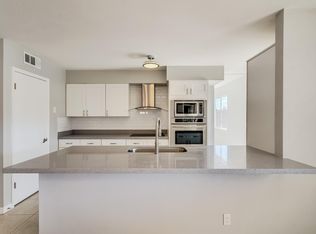 2801 E Shangri La Rd, Phoenix, AZ 85028