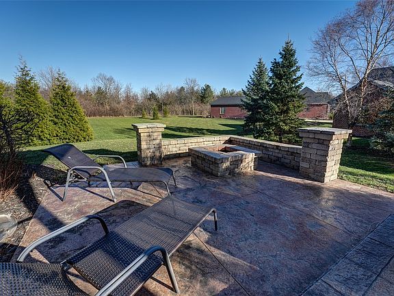 4th image of 105 Bluestone Ct