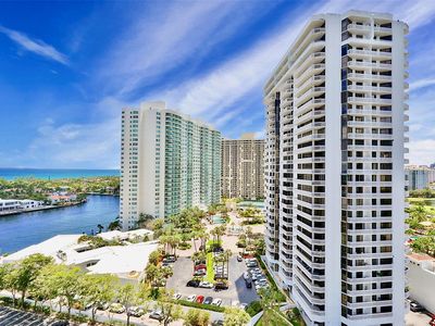 20515 E Country Club Dr PH 45, Aventura, FL, 33180