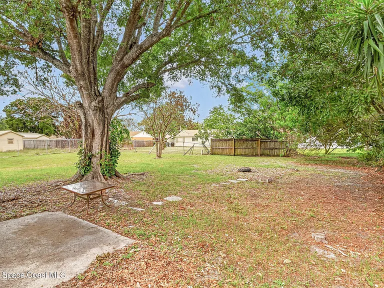 1265 Ethel Cir NE — Photo 26