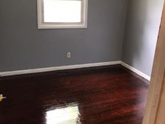 4th image of 1220 Moore St