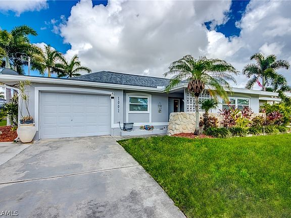 4th image of 1002 SW 52nd St