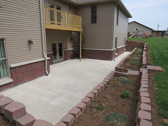 2nd image of 2425 W County Road 200 N