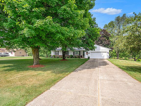 4th image of 7075 Bouman Dr