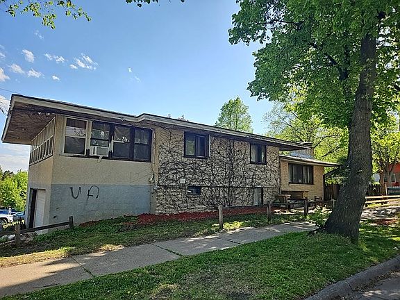3rd image of 3350 Dupont Ave N