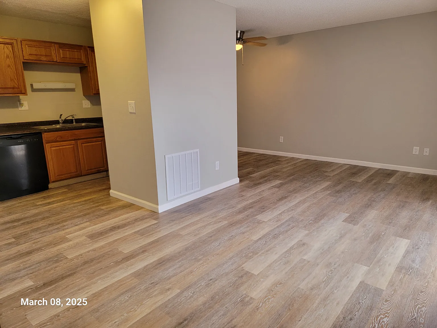 2 bed, 1.5 bath, $975 — Photo 4