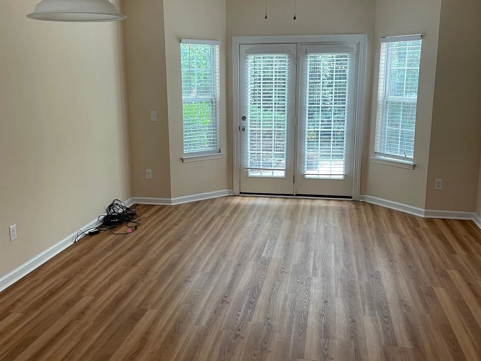 4542 Girvan Dr — Photo 3