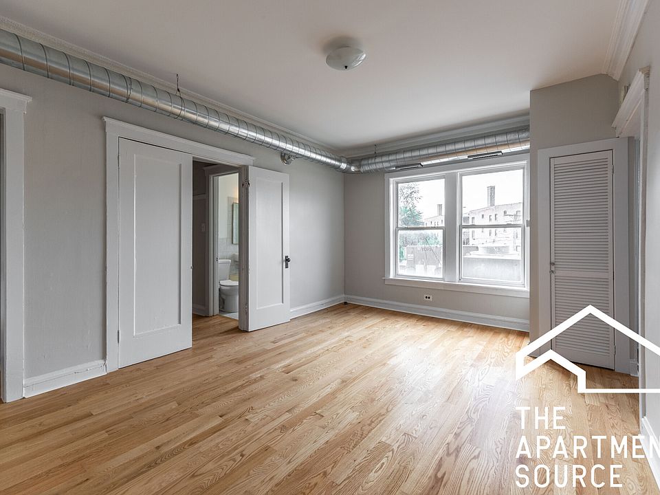 1st image of 2712 N Milwaukee Ave APT 206