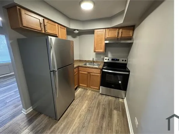 8223 S Exchange Ave, Chicago, IL 60617