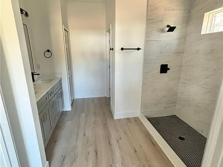 2349 W Oakland Ln — Photo 15